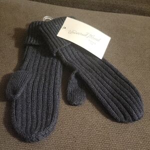 Two Pairs of Gloves Universal Thread Black Knit Gloves & Wild Fable Purple Sizes